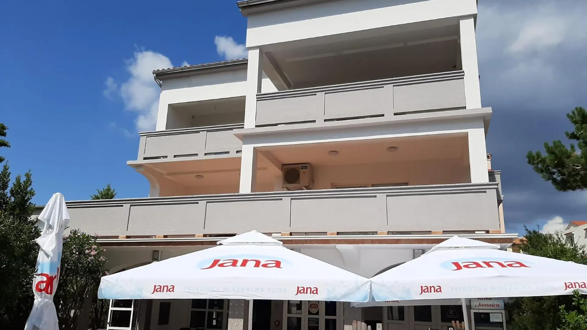 Apartman Rafaella Lopar Apartment