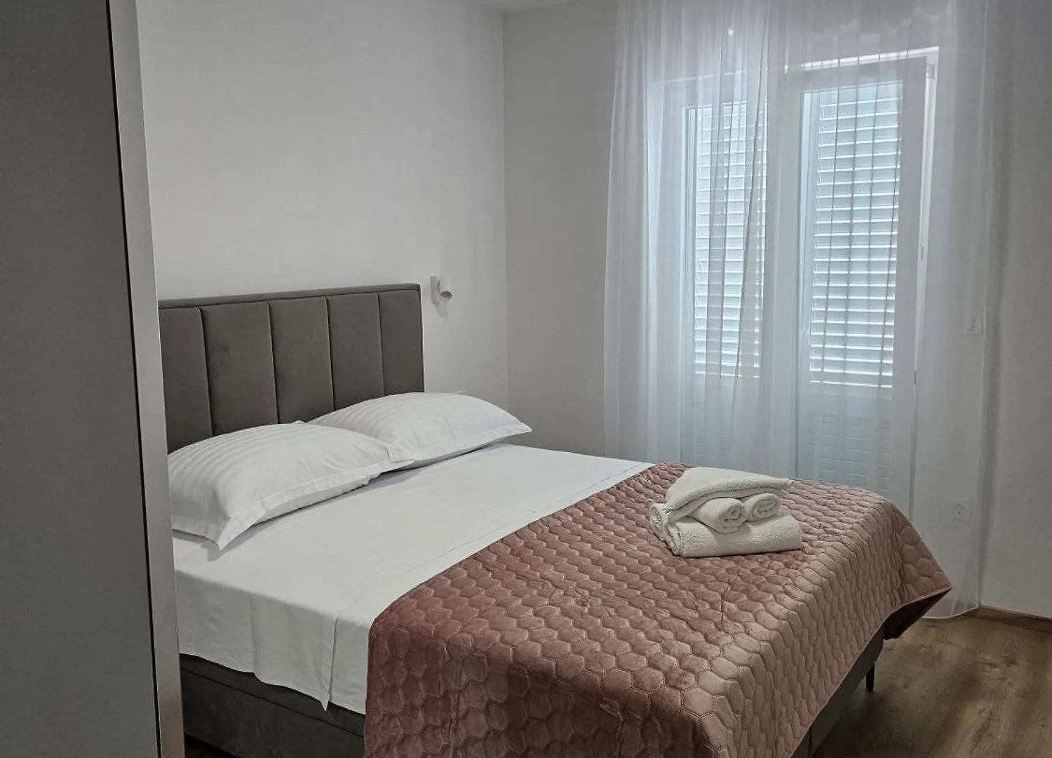 Apartman Rafaella Lopar 0*,  Croatia