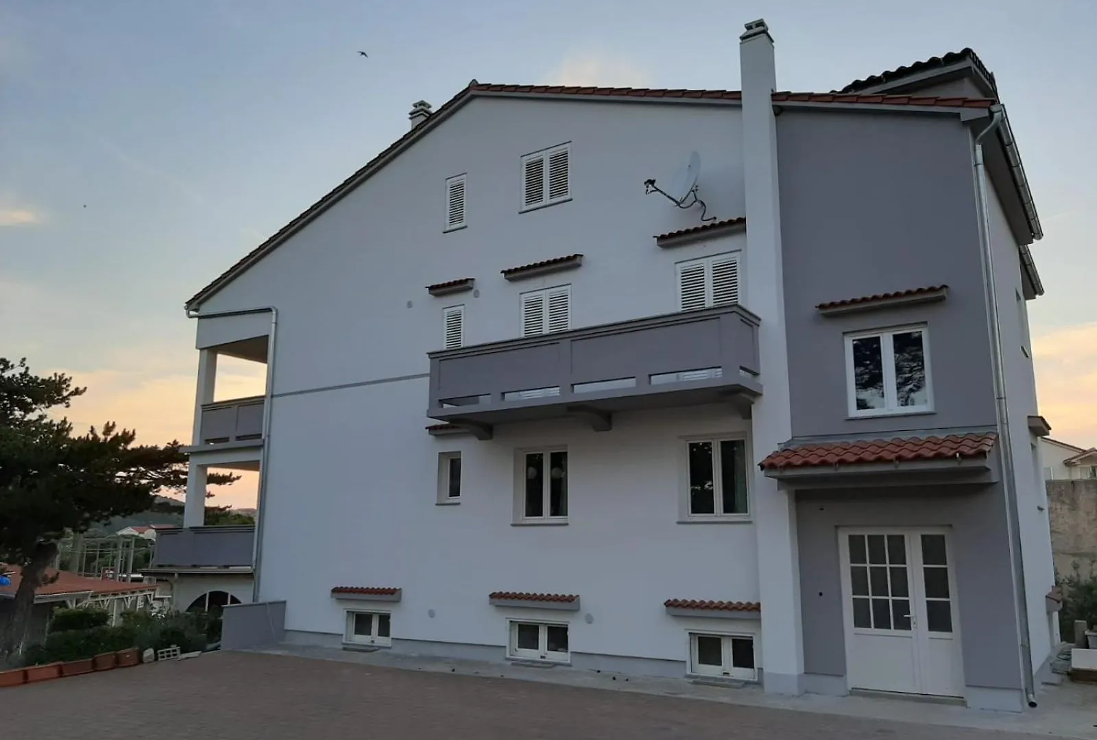 Apartman Rafaella Lopar 0*,